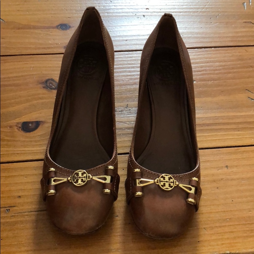 Tory Burch Leather Pumps with Gold Buckle